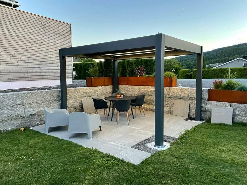 Quelles fondations choisir pour installer une pergola en toute sécurité ?
